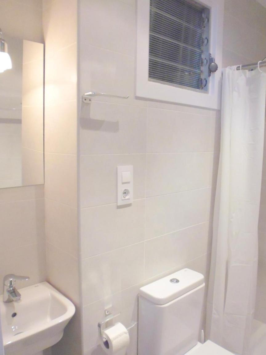 Zeus Alexis Frontal Apartment Салоу Стая снимка