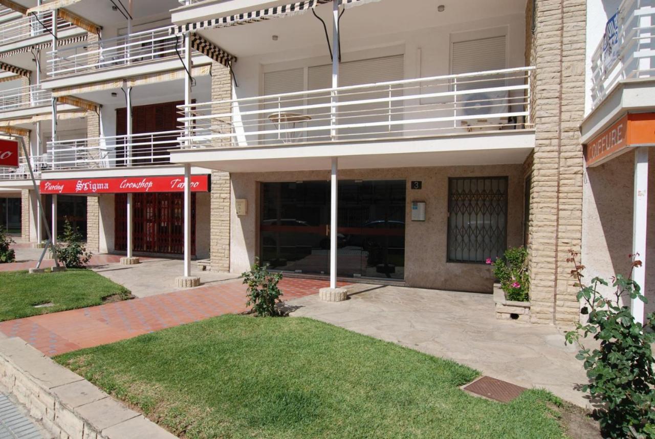 Zeus Alexis Frontal Apartment Салоу Екстериор снимка